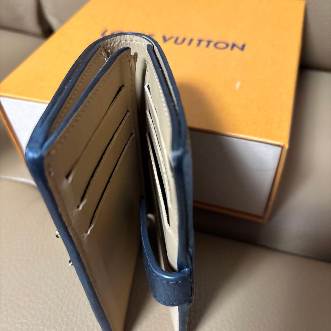 ルイヴィトン　LV ヴェルティカル ウォレット コンパクト　 VUITTON