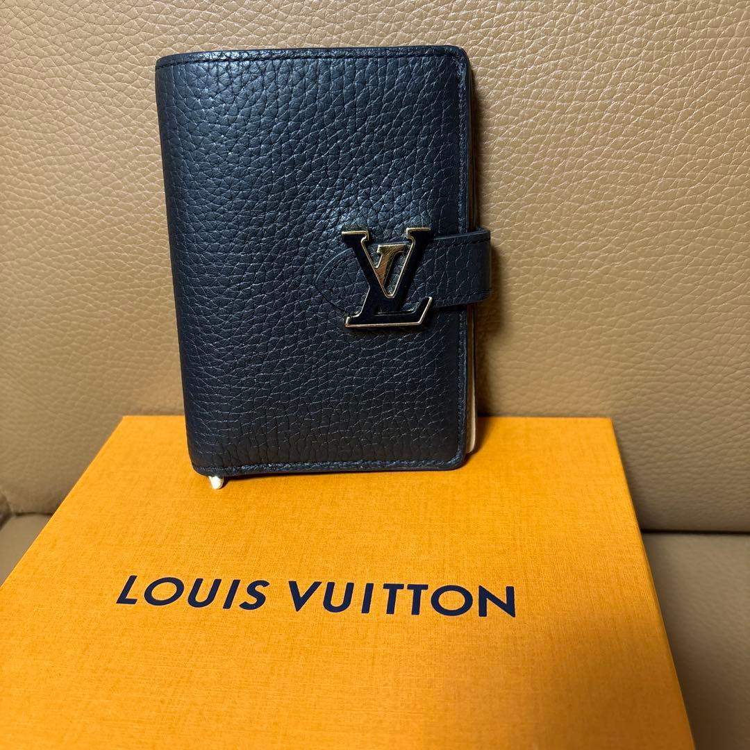 ルイヴィトン　LV ヴェルティカル ウォレット コンパクト　 VUITTON