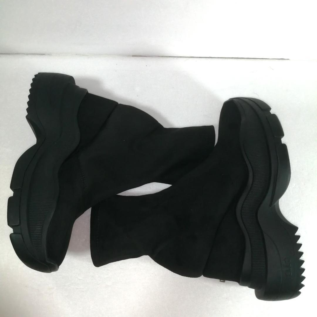 ●yello DOUBLE SNEAKER SHORT BO