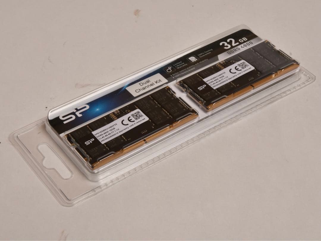 シリコンパワー　DDR5メモリー16GB2枚新品未開封 値下げです
