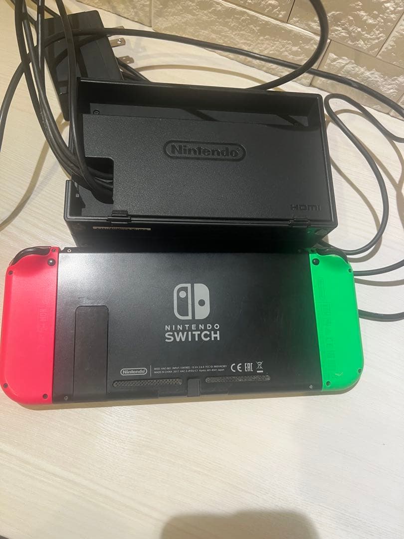 Nintendo Switch 本体、コントローラー