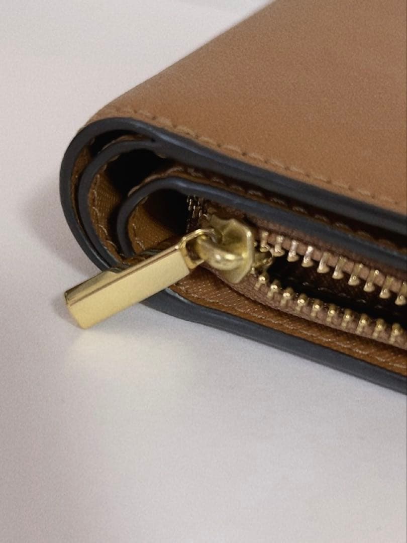トリーバーチ　TORY BURCH 折り財布　ブラウン　未使用に近い