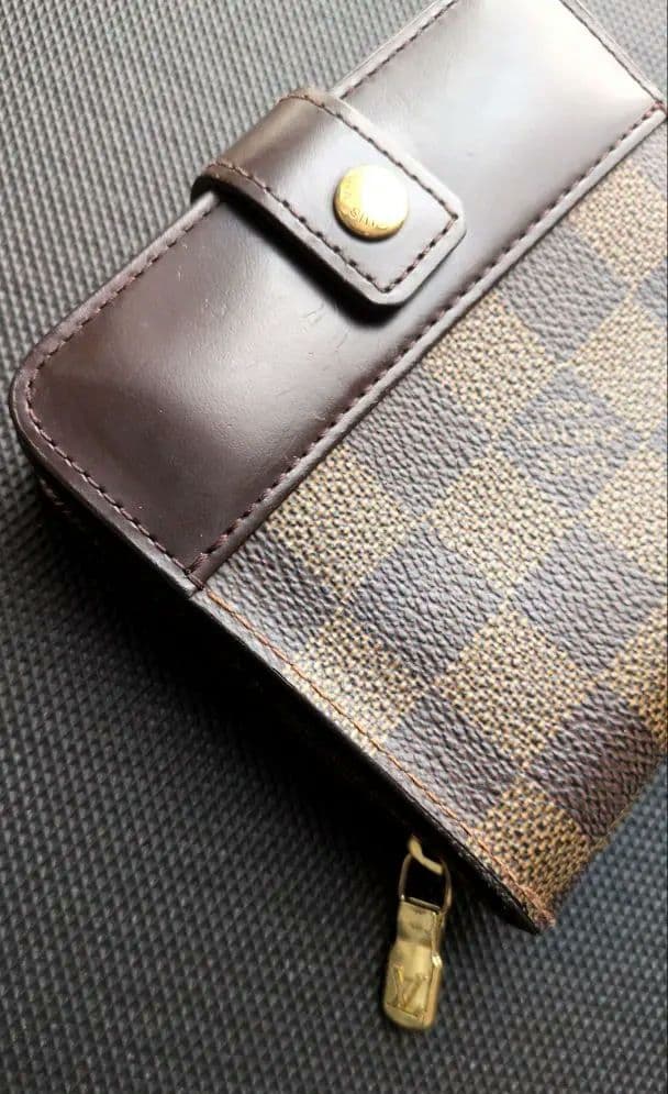LOUIS VUITTON　ダミエ二つ折り財布