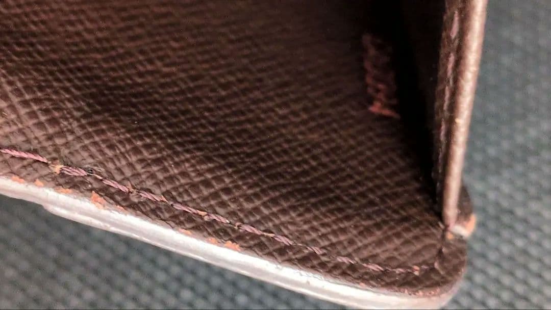 LOUIS VUITTON　ダミエ二つ折り財布