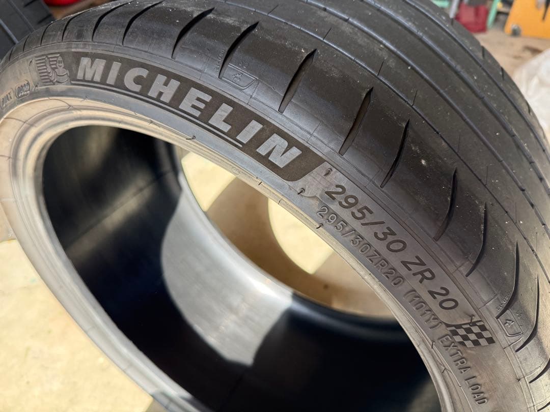 タイヤ・ホイール MICHELIN PILOT SPORT 4 S 295/30 ZR 20