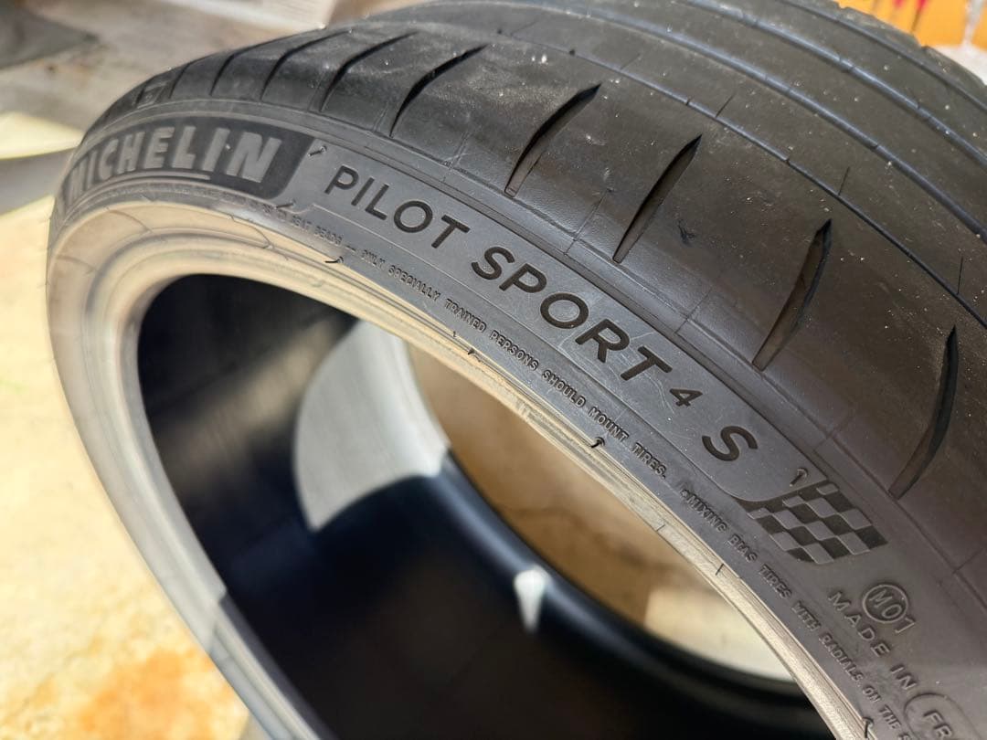 タイヤ・ホイール MICHELIN PILOT SPORT 4 S 295/30 ZR 20