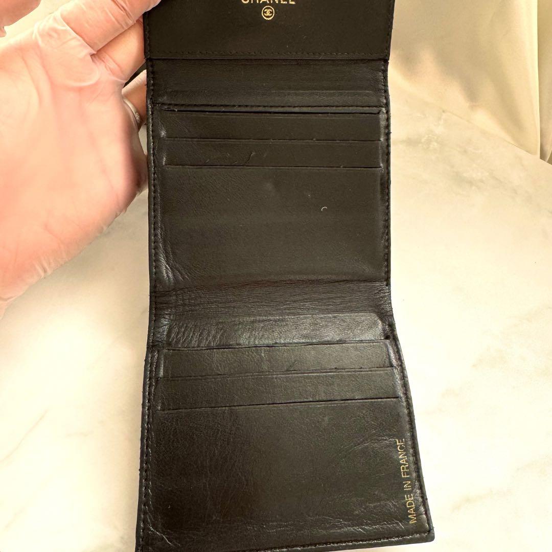 【極美品・箱付き】CHANEL シャネル キャビアスキン折財布 ココマーク