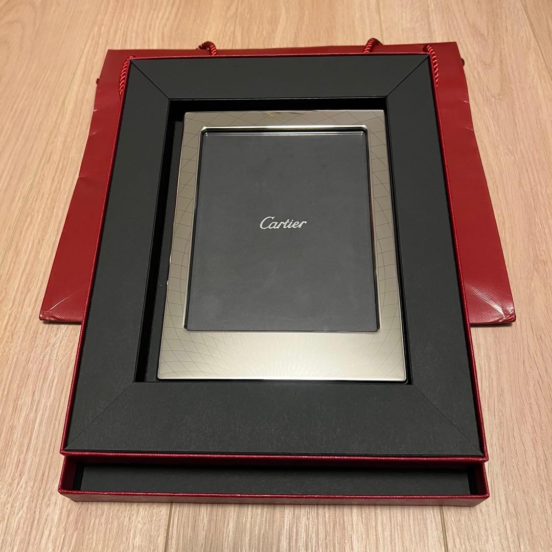【新品未使用】Cartier ロゴ メタル（フォトフレーム）