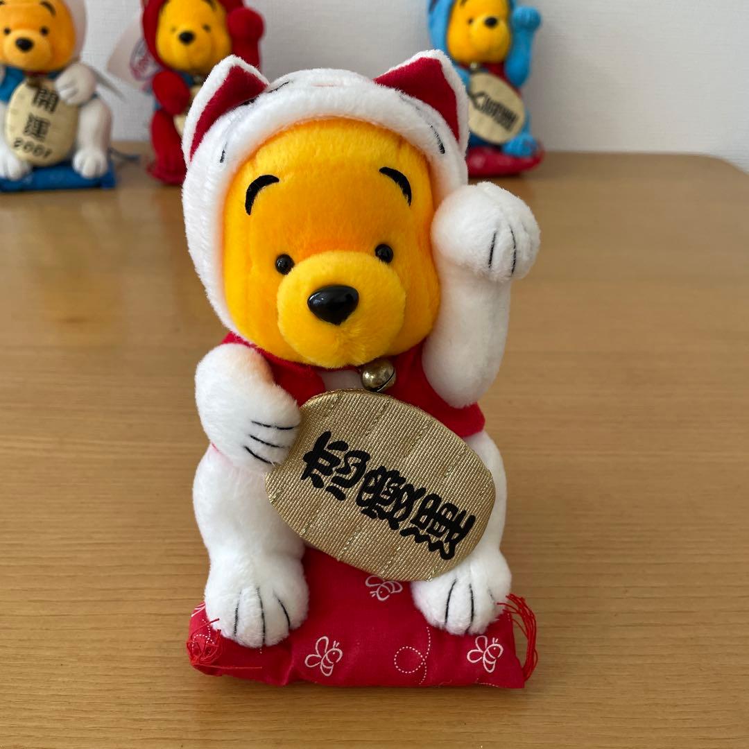 ディズニーストア　くまのプーさん　プー　招き猫　ぬいぐるみ　マスコット
