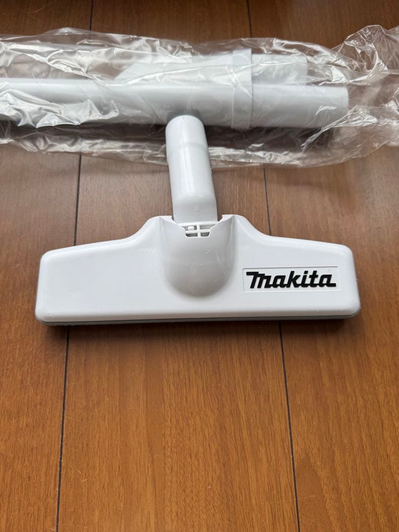マキタ　充電式クリーナ　10.8V CL107FDSHW　紙パック式　掃除機