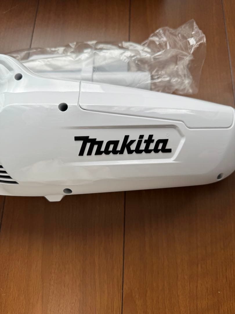 マキタ　充電式クリーナ　10.8V CL107FDSHW　紙パック式　掃除機