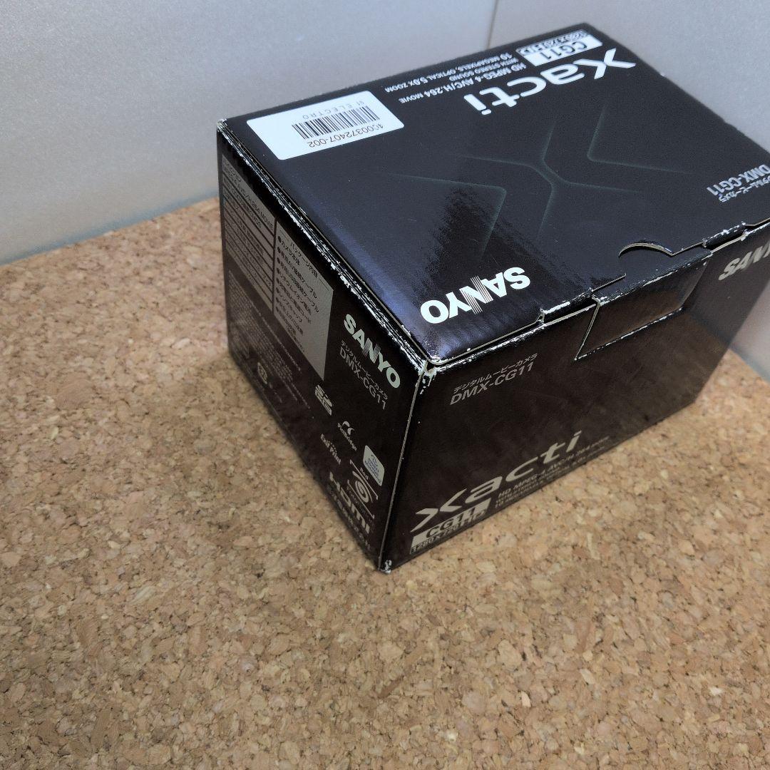 SANYO　デジタルムービーカメラ　Xacti DMX-CG11