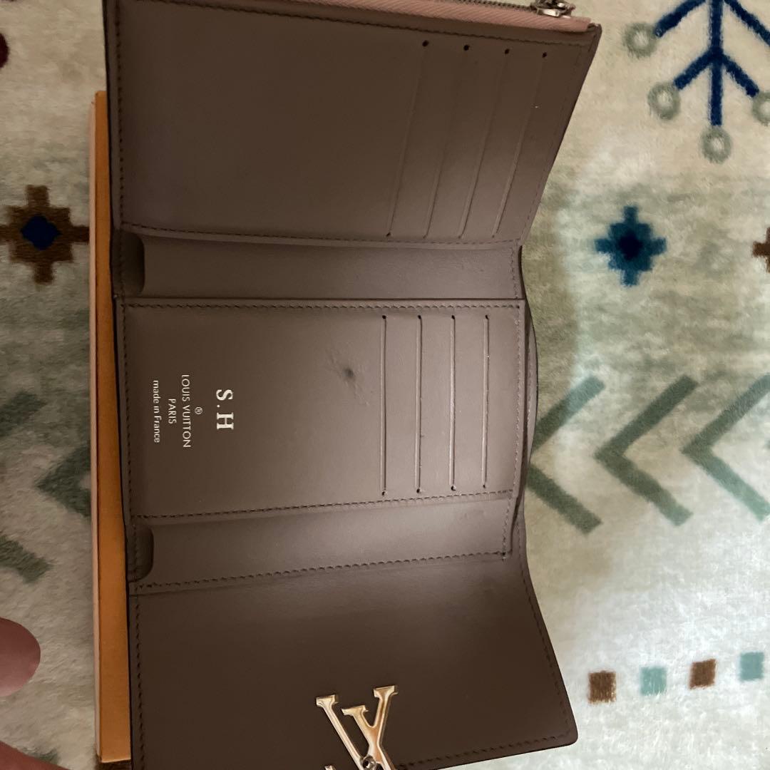 Louis Vuitton ピンク 三つ折り財布　カプシーヌ　コンパクト