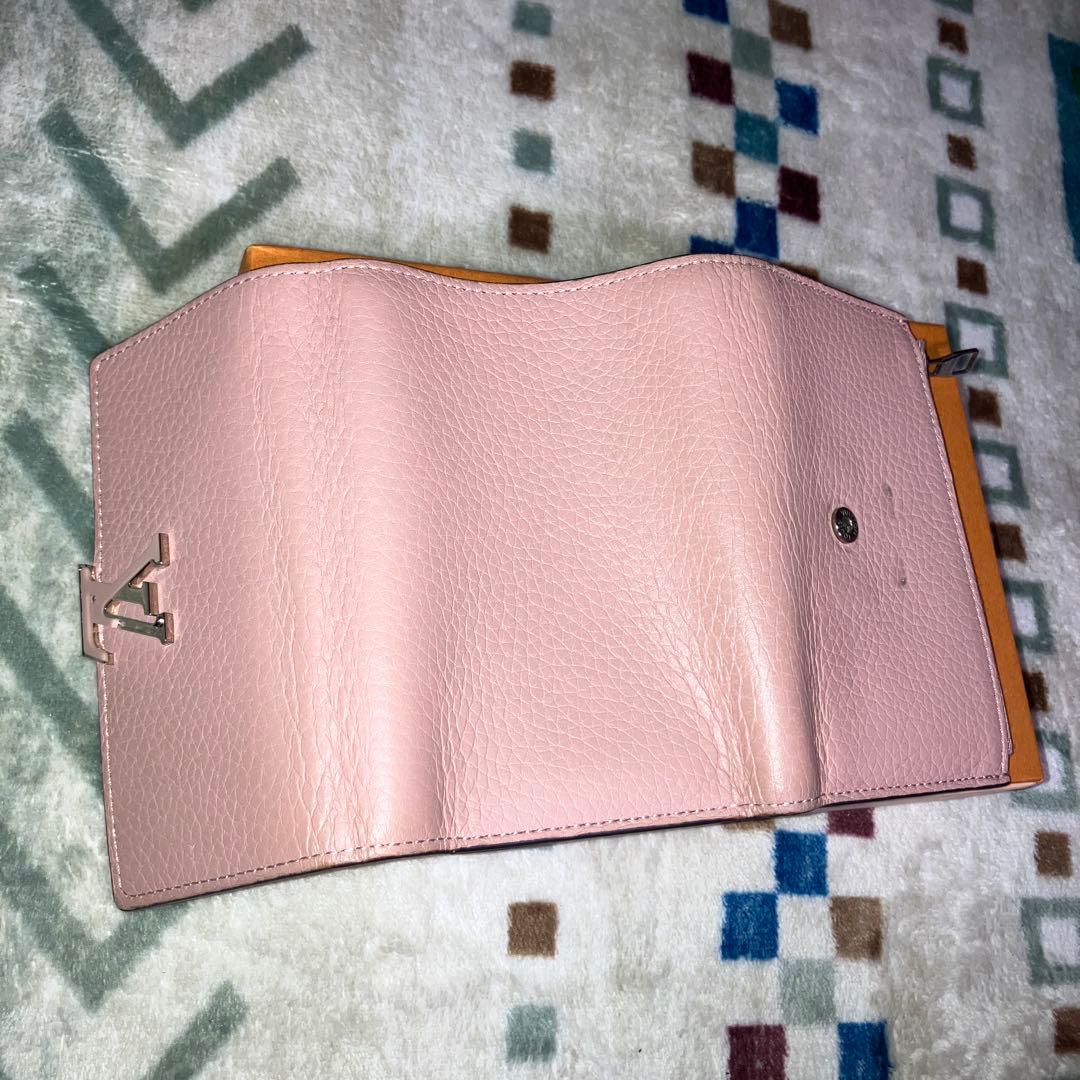 Louis Vuitton ピンク 三つ折り財布　カプシーヌ　コンパクト