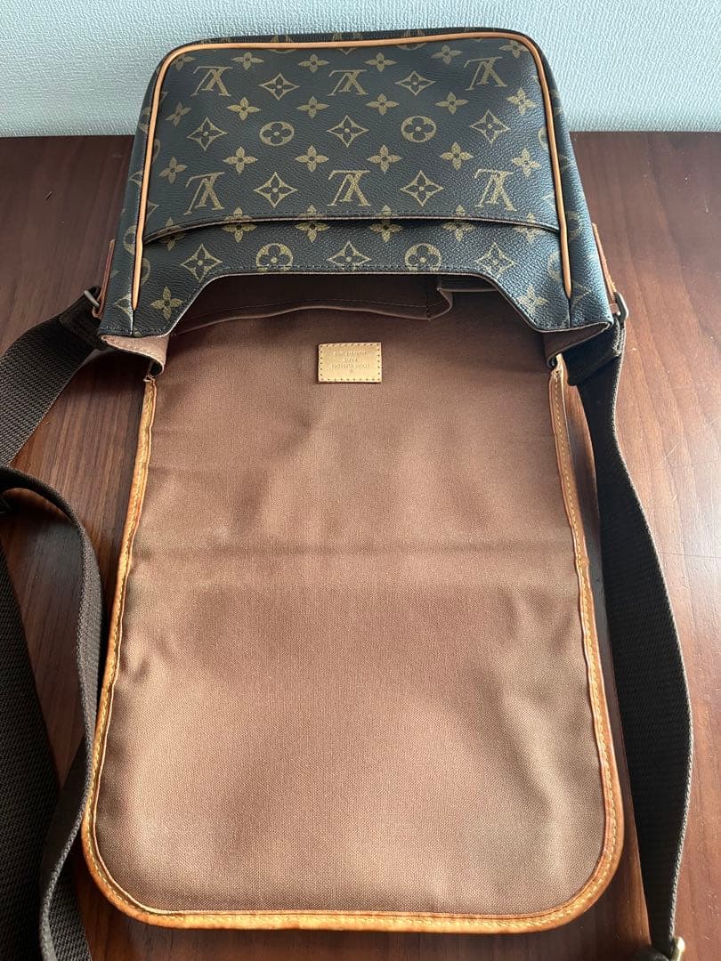 LOUIS VUITTON メッセンジャーボスフォールPM ショルダーバッグ