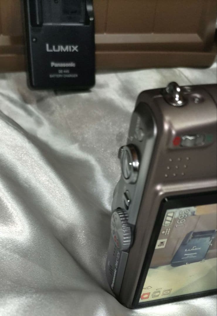 Panasonic LUMIX DMC-TZ5 デジタルカメラ　パナソニック