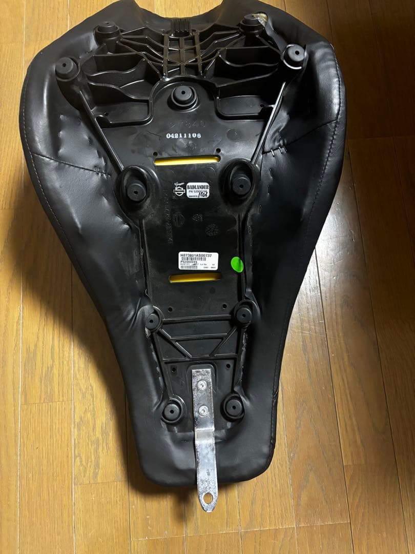 Harley Davidson バイクシート 　【純正】 バッドランダー シート