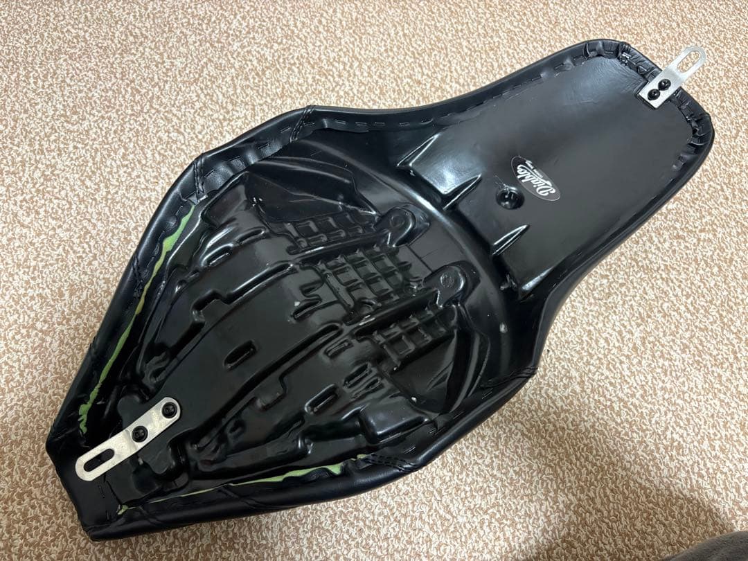 S*i様 ホンダ レブル Diabolus製 シート