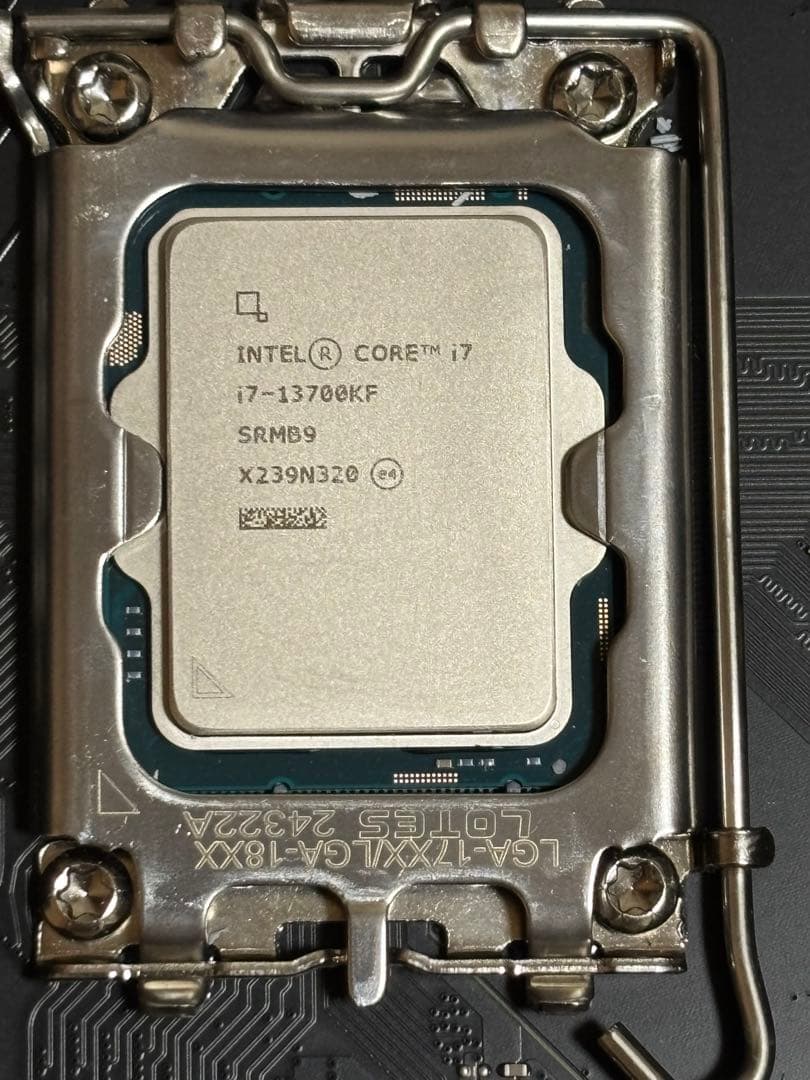 その他 i7-13700KF + MSI Z790 + DDR4 16GBx2
