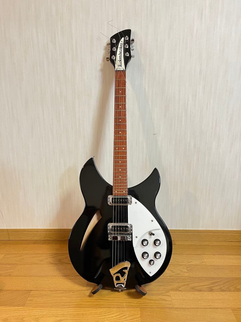 【たく】Rickenbacker 330 2000年製
