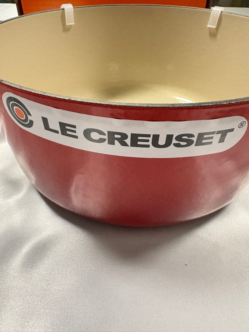ルクルーゼ ココットロンド 22cm チェリーレッド両手鍋 LE CREUSET