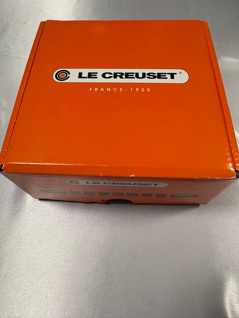 ルクルーゼ ココットロンド 22cm チェリーレッド両手鍋 LE CREUSET