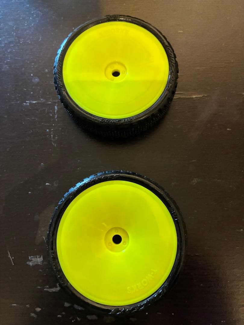 今週末まで　シュマッカー&jconcepts バギー用タイヤセット