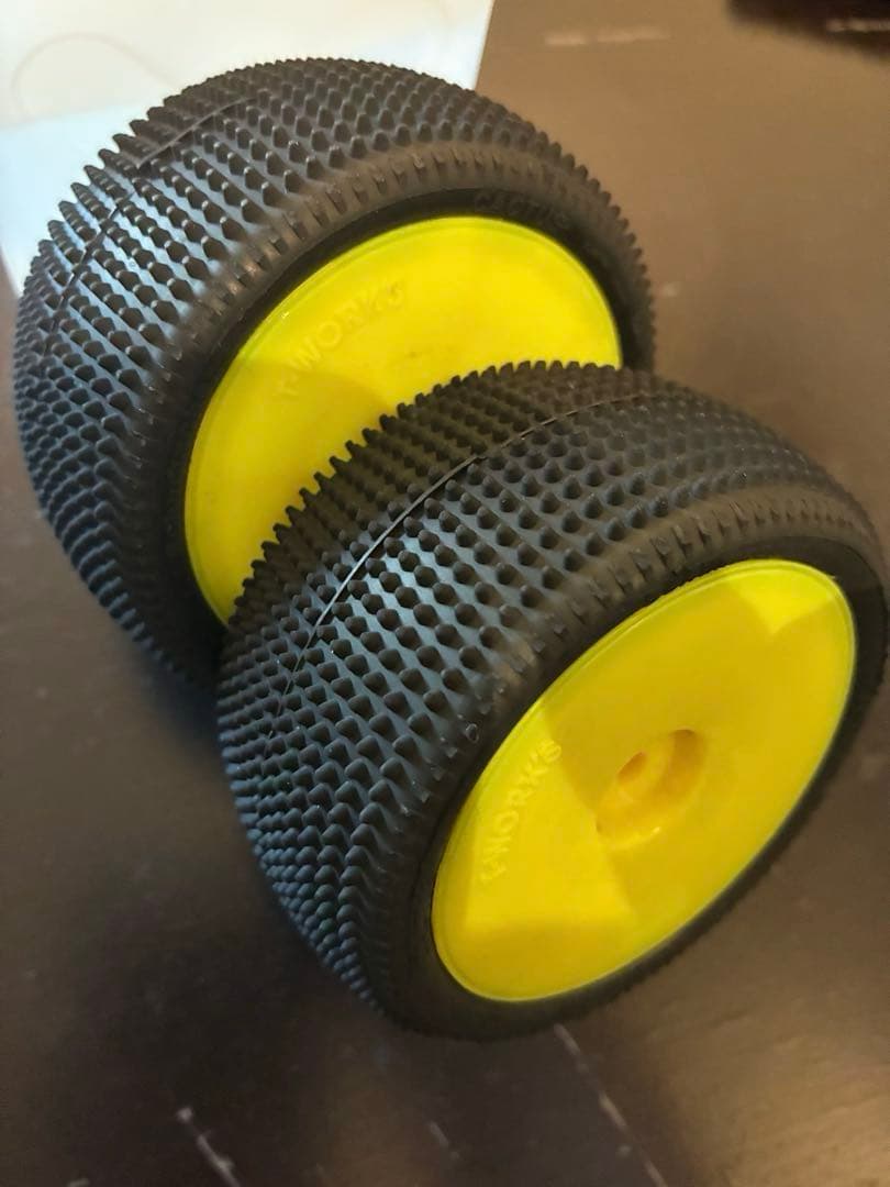 今週末まで　シュマッカー&jconcepts バギー用タイヤセット