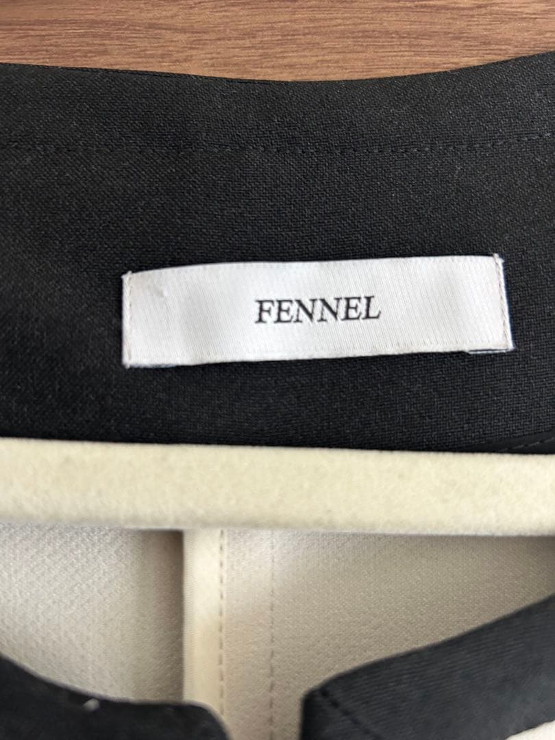a FENNEL フェンネル 配色 トリミング ノーカラー ロングコート