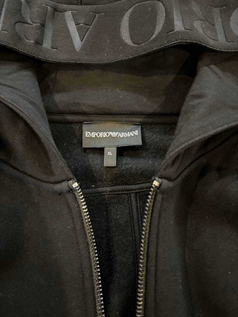 EMPORIO ARMANI ブラック ジップアップフーディXLサイズ