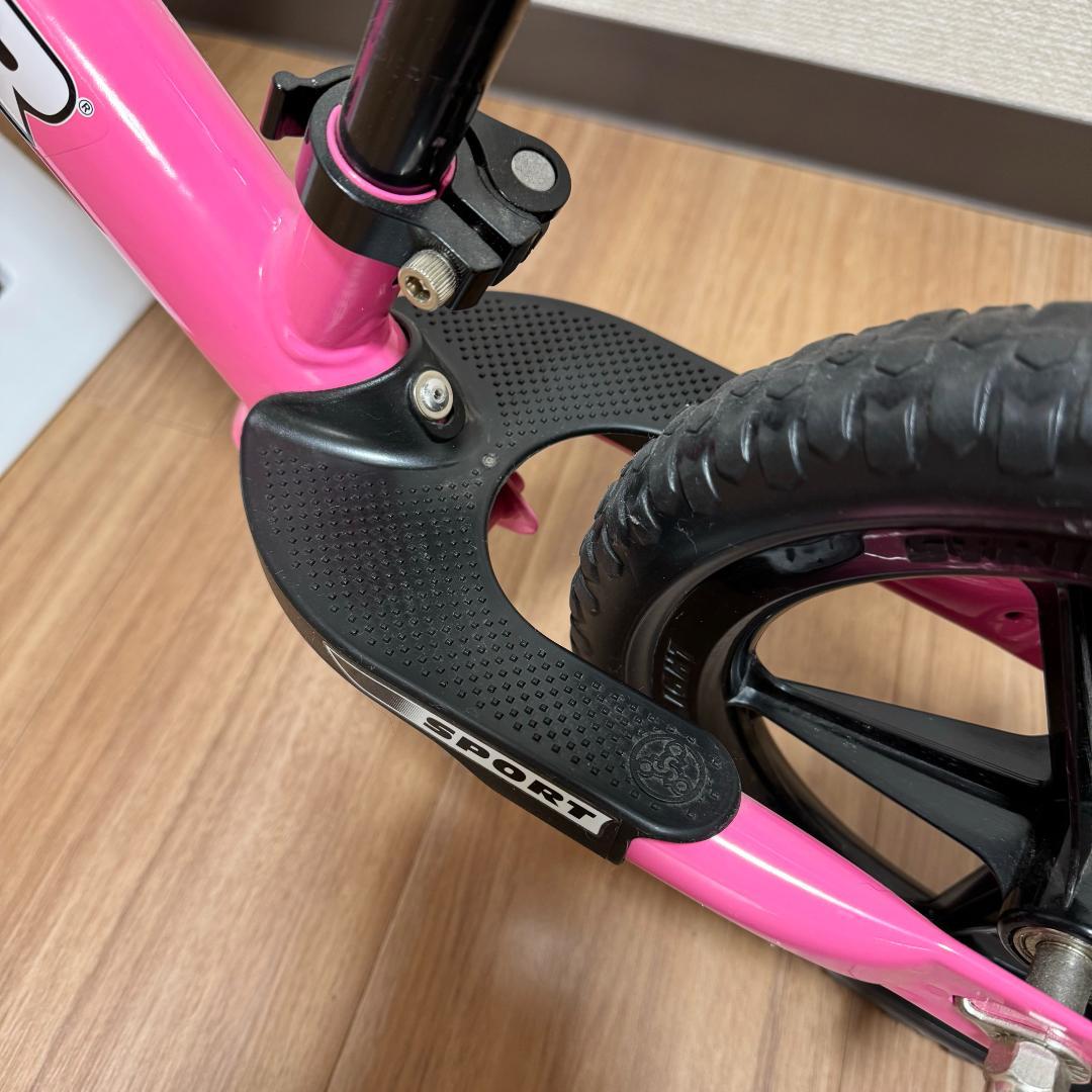 使用2回 ストライダー スポーツ 12インチ ピンク スタンド付 STRIDER