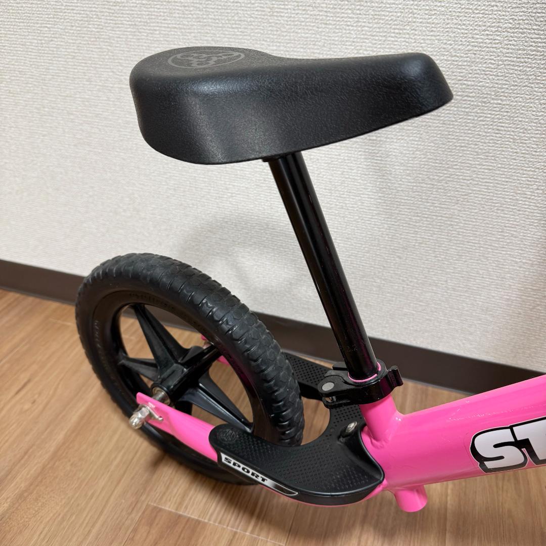 使用2回 ストライダー スポーツ 12インチ ピンク スタンド付 STRIDER