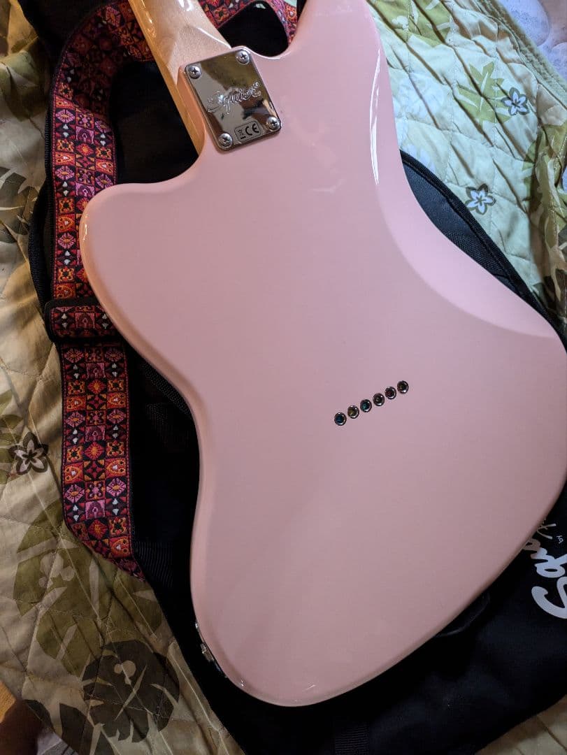 Squier ストラトキャスター ピンク