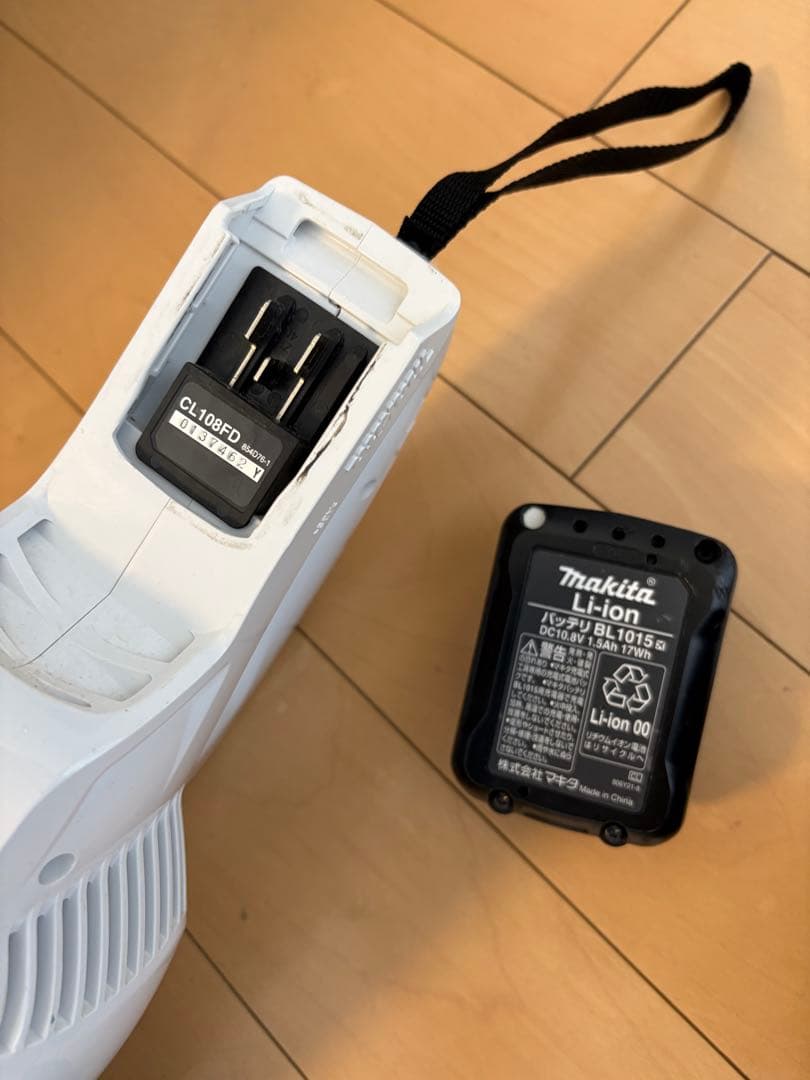 マキタ掃除機　CL108FDSHW