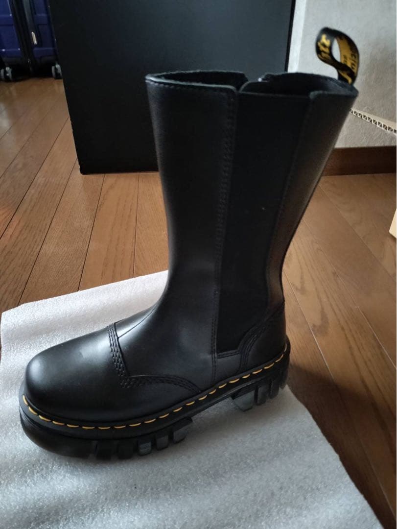 Dr. Martens ブラック厚底ブーツ