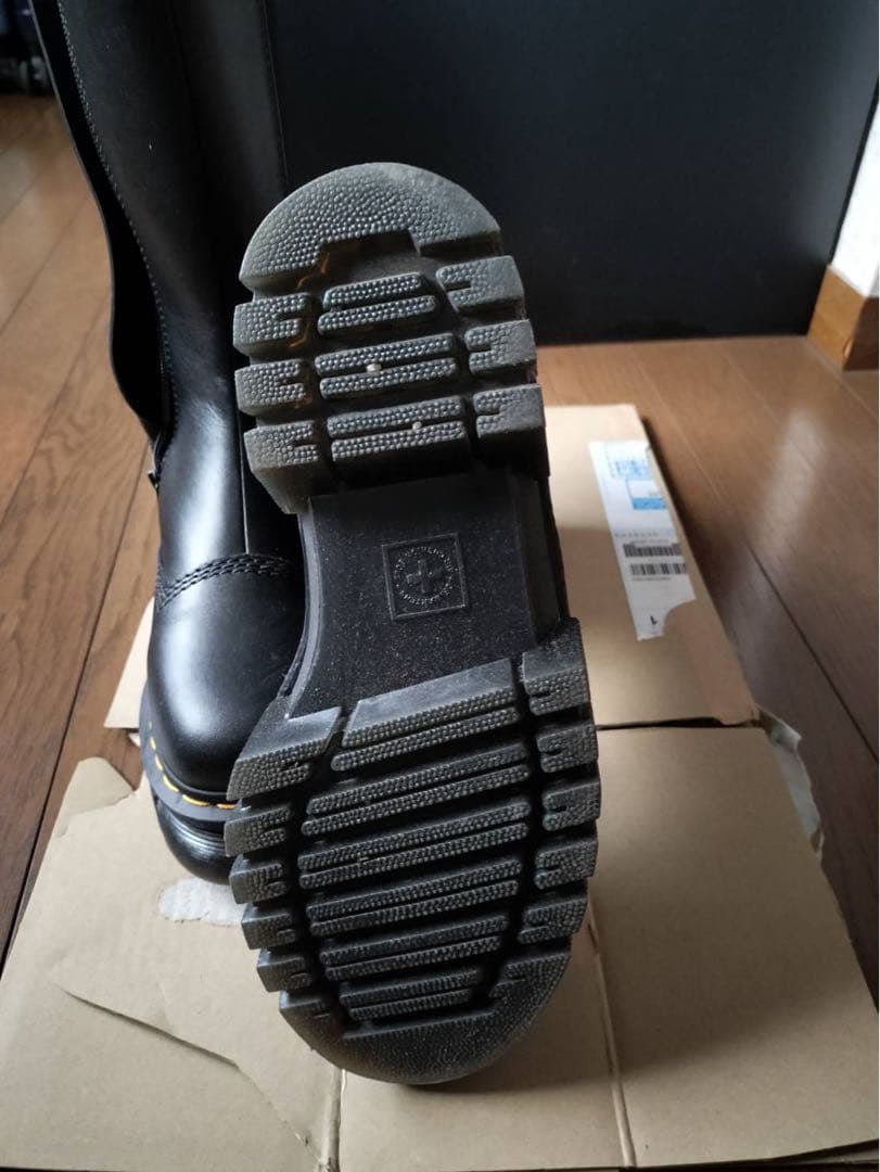 Dr. Martens ブラック厚底ブーツ