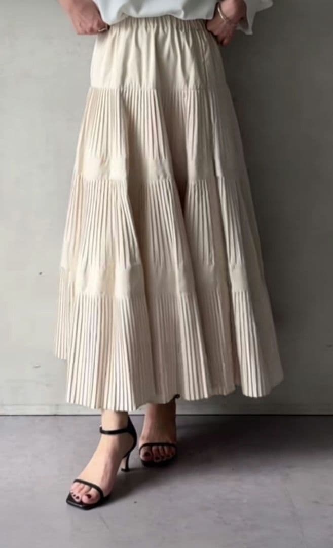 BEARDSLEY ビアズリー プリーツティアードスカート ホワイト 美品
