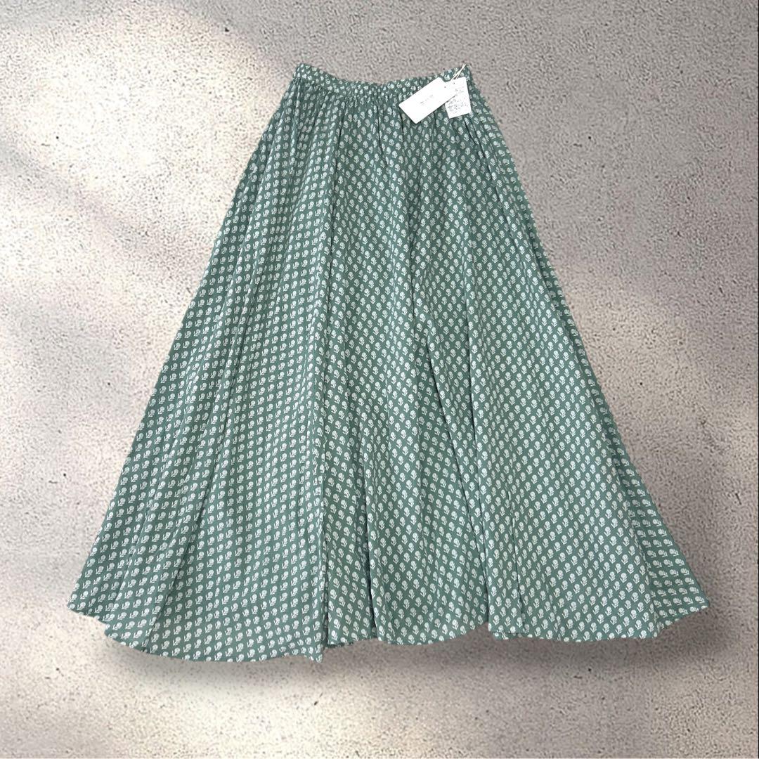新品タグ付き！ かぐれ アーバンリサーチ 小紋柄スカート ミント 花柄 フレア