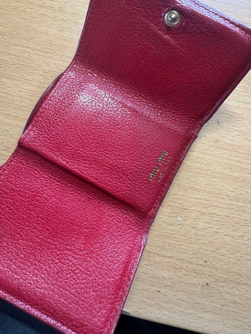 miu miu 黒 レザー 三つ折り財布