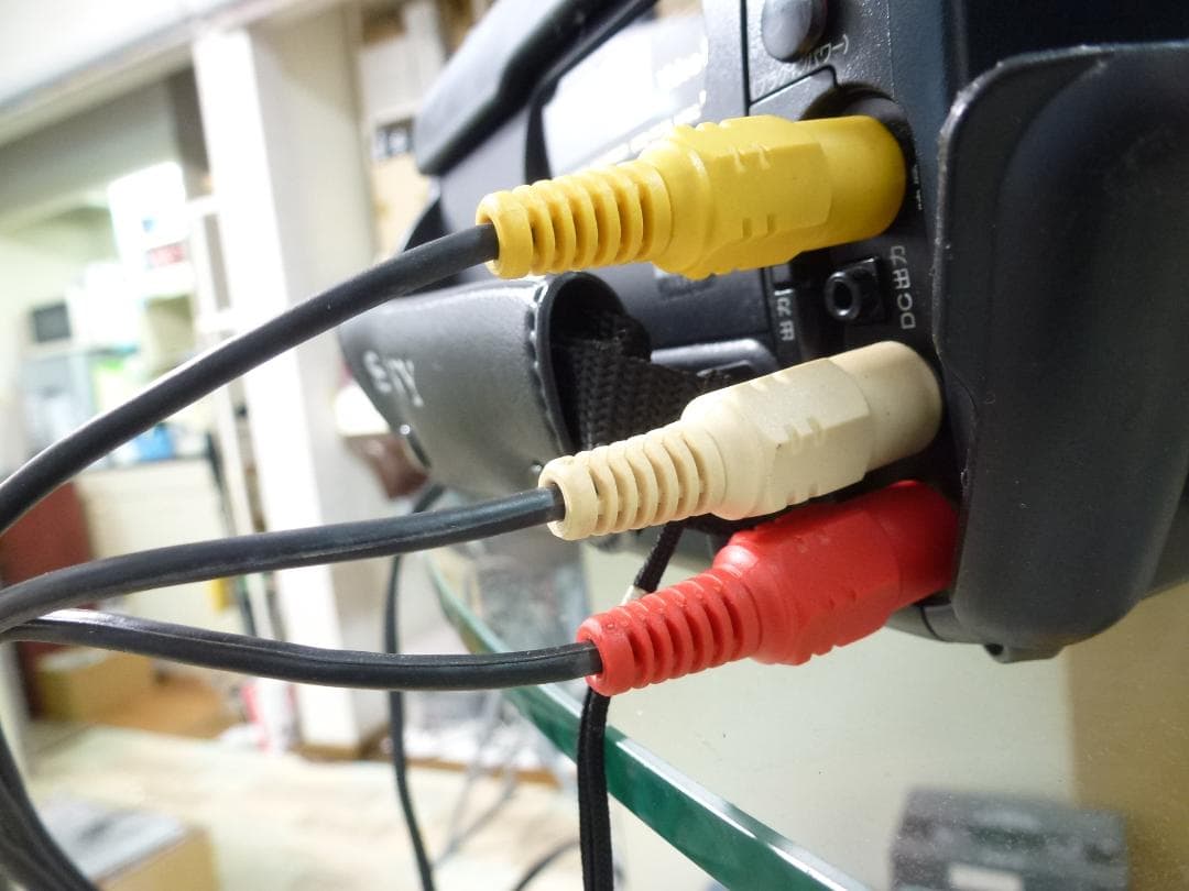 希少　大人気　訳有動作品　SONY　CCD-TR75　ビデオカメラ　8mmテープ