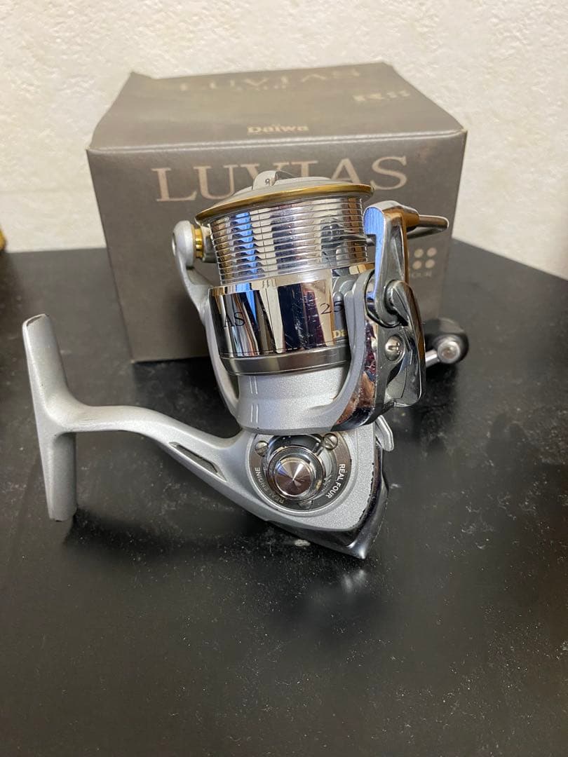 Daiwa Luvias 07スピニングリール シルバー