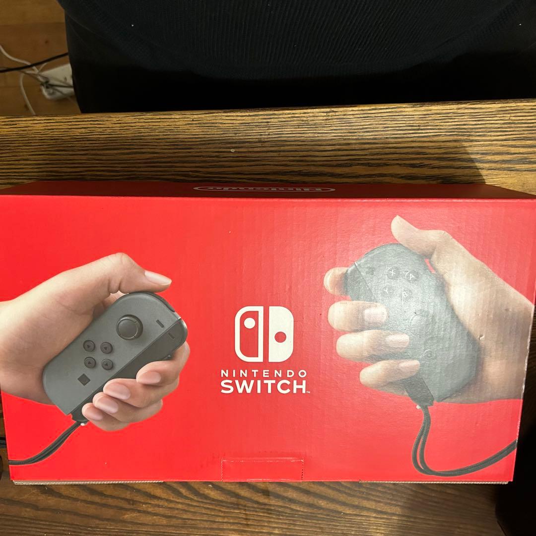 美品　Nintendo Switch 本体　付属品完備　グレー　　使用少ない