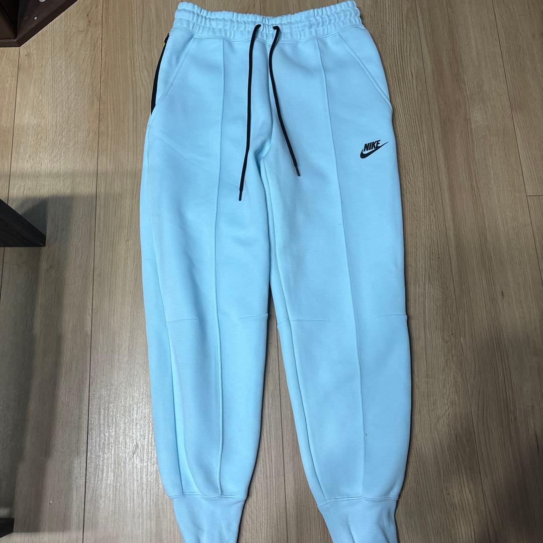 NIKEテックフリース