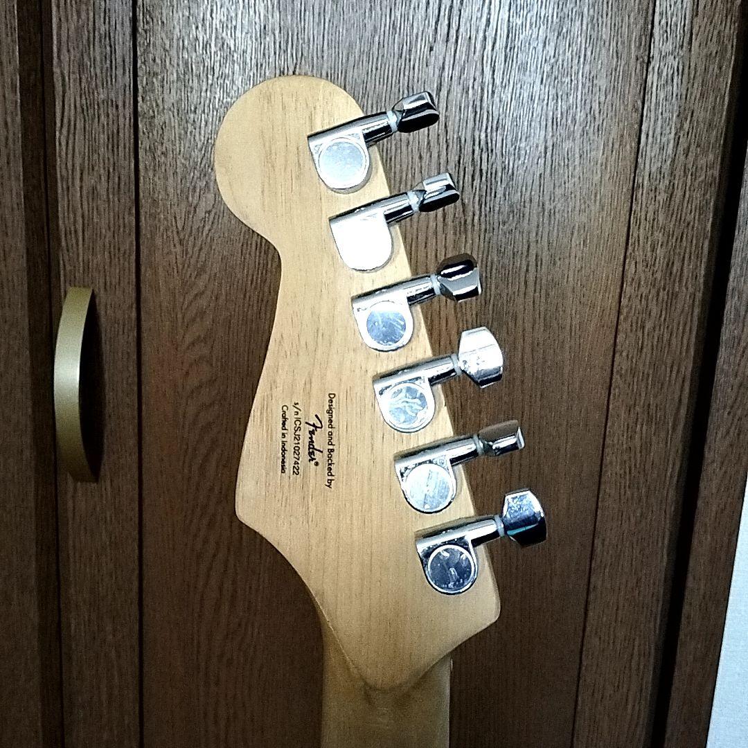 Squier by Fender Stratocaster　 ホワイト