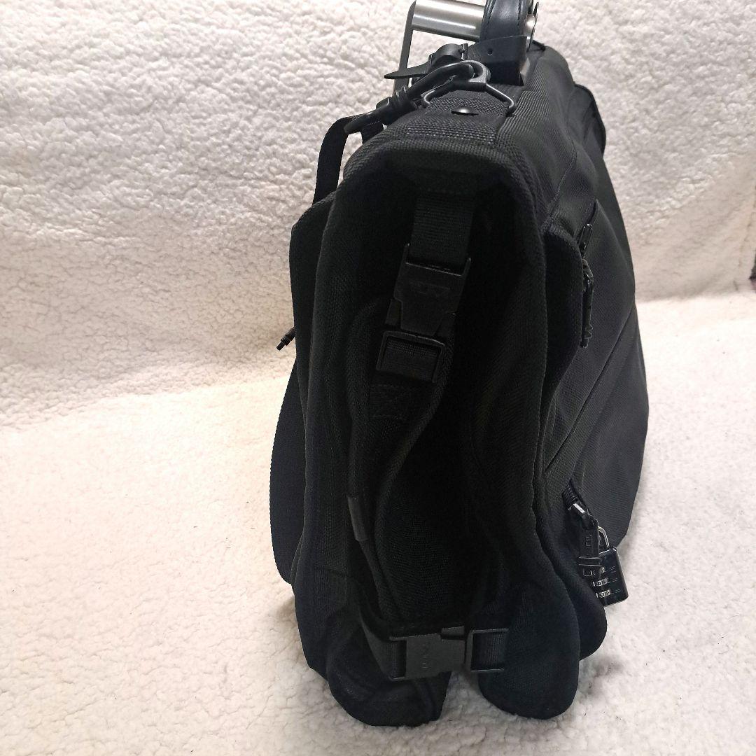 【極美品】TUMI ガーメントバッグ スーツ収納 2way 234D3 ブラック