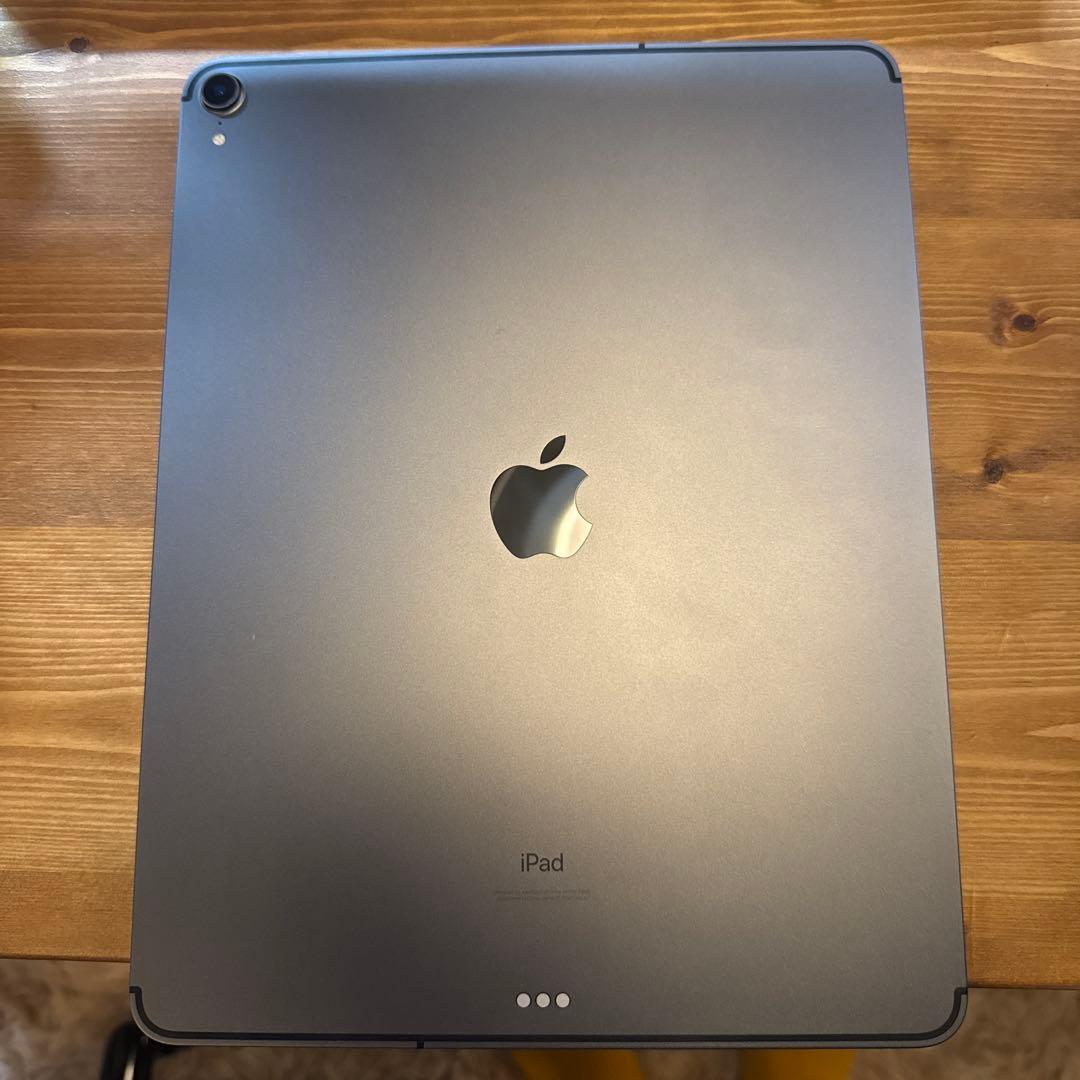 美品 iPadPro 12.9 第3世代512GB セルラーモデルスペースグレイ