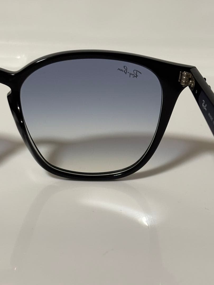 ★ほぼ未使用★RB4258-F 601/19 ★啓之輔さん着用★RayBan★