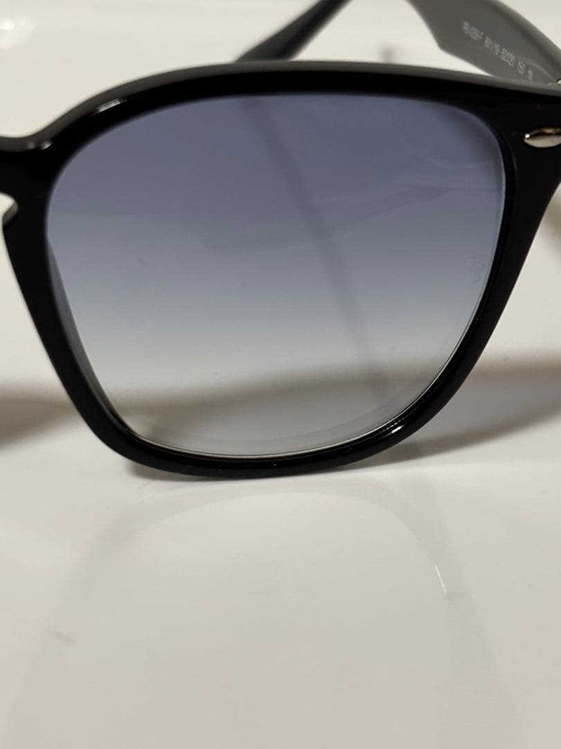 ★ほぼ未使用★RB4258-F 601/19 ★啓之輔さん着用★RayBan★