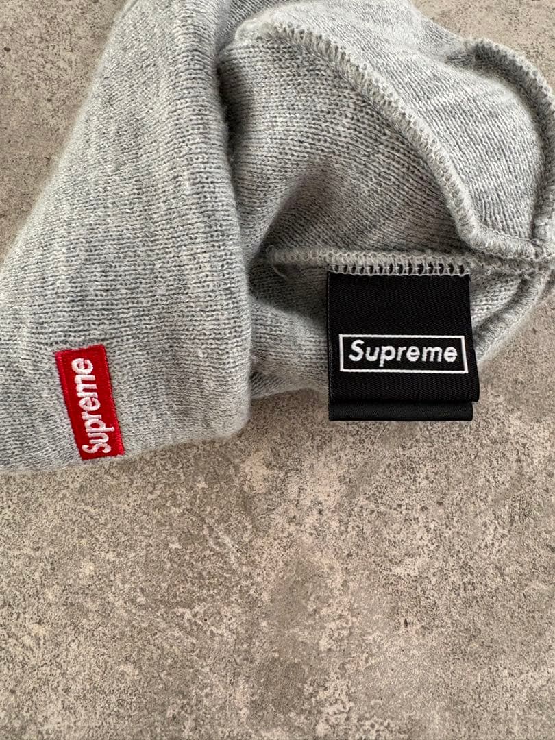 supreme×ニューエラ　ニット帽　Sロゴ　ツノ