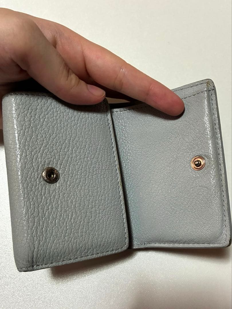miu miu ミュウミュウ 三つ折り財布 マドラス パール ビジュー 水色